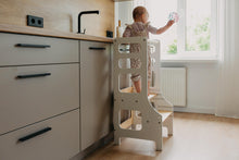 Last inn bildet i Galleri-visningsprogrammet, Kitchen_helper_white_norwegian_on