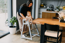 Last inn bildet i Galleri-visningsprogrammet, Høy spisestol til barn i bjørk tre / kjøkkenstol til baby / bruk den med eller uten spisebord