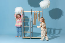 Last inn bildet i Galleri-visningsprogrammet, Montessori barneskap - barnet ditt vil lære å kle av og på helt selv