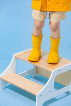 Last inn bildet i Galleri-visningsprogrammet, Stilren krakk / solid skammel i 100% bjørk tre - brukes både til barn og voksne