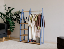 Last inn bildet i Galleri-visningsprogrammet, Montessori barneskap - barnet ditt vil lære å kle av og på helt selv