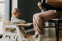 Last inn bildet i Galleri-visningsprogrammet, Lav spisestol til barn i bjørk tre