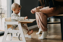 Last inn bildet i Galleri-visningsprogrammet, Lav spisestol til barn i bjørk tre