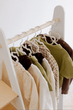 Last inn bildet i Galleri-visningsprogrammet, Montessori skap / praktisk klesskap for å lære å kle på seg selv