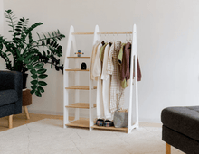 Last inn bildet i Galleri-visningsprogrammet, Montessori barneskap - barnet ditt vil lære å kle av og på helt selv