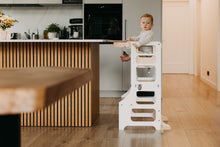 Last inn og spill av video i Gallerivisningen, Kjøkkenhjelper 4 i 1 WHITE - Baby spisebord / Bord + barnestol / Sklie