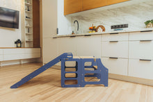 Last inn og spill av video i Gallerivisningen, Kjøkkenhjelper 2 i 1 BLUE til barn med barnebord / benk og sklie tilbehør tilgjengelig på lager