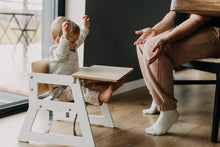 Last inn bildet i Galleri-visningsprogrammet, Lav spisestol til barn i bjørk tre