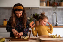 Last inn bildet i Galleri-visningsprogrammet, kjøp trygg barnekniv i tre til å lage mat sammen på kjøkkenet
