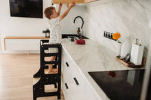 Last inn bildet i Galleri-visningsprogrammet, Kjøkkenhjelper BLACK med justerbar høyde
