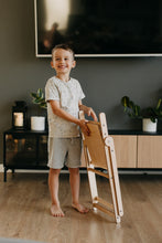 Last inn bildet i Galleri-visningsprogrammet, trestol til barn
